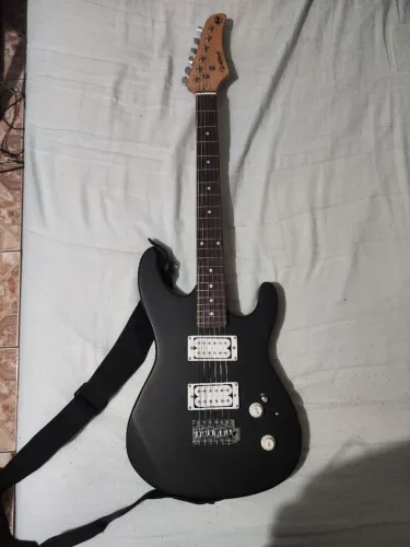 Guitarra Waldman Preta Fosca + Amplificador
