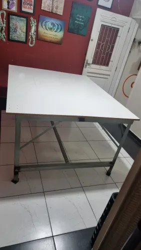 Mesa de corte de tecidos