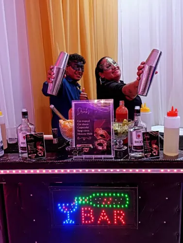 Drinks barman