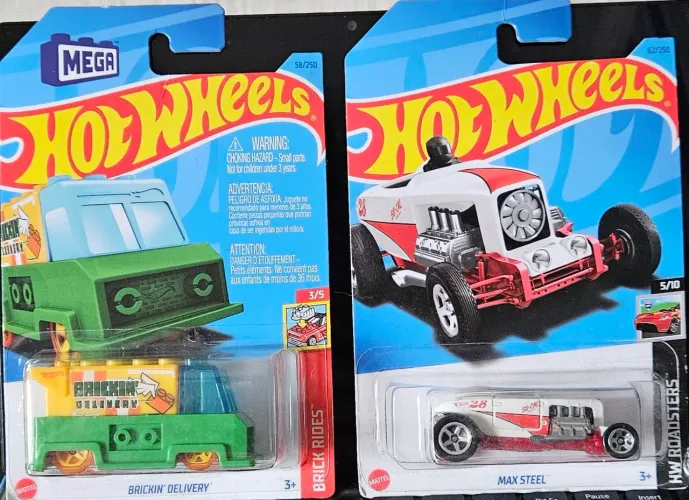 Hot Wheels Brickin' Delivery & Max Steel
