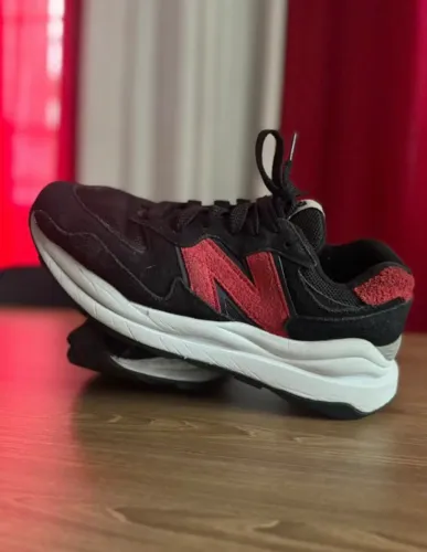 NEW BALANCE 5740 / 38
