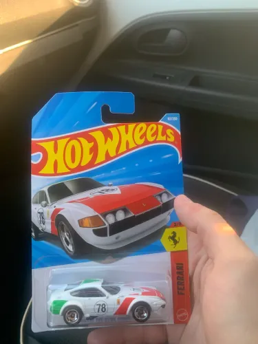 Hotwheels ferrari