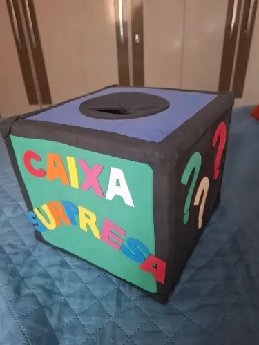 Caixa surpresa / musical escolar