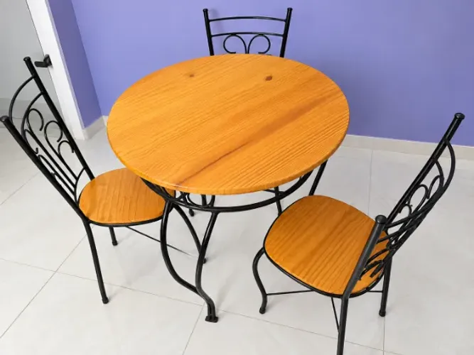Mesa com 3 cadeiras - Bistrô