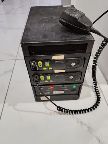 Repetidora VHF Motorola Rádios Comunicadores EM200 Duplexador Fonte