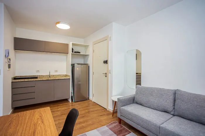 Studio Mobiliado para Locação no Alto da Glória/Juvevê Condomínio Clube com Portaria 24 H