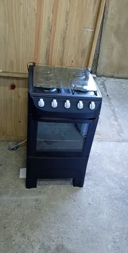 Vendo fogão 4 bocas funcionando td certinho