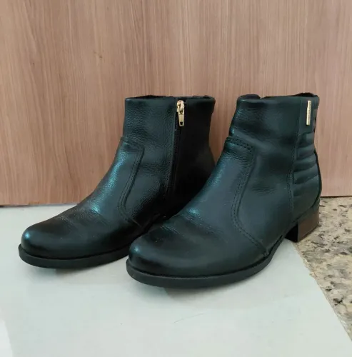 Bota de Couro feminina