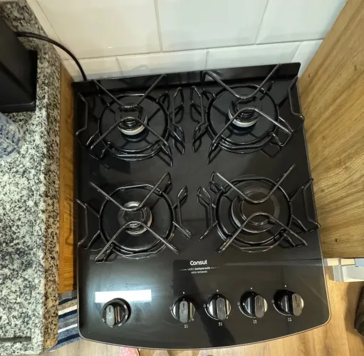 Fogão 4 bocas  usou 2 meses forno nunca  usado motivo mudança 