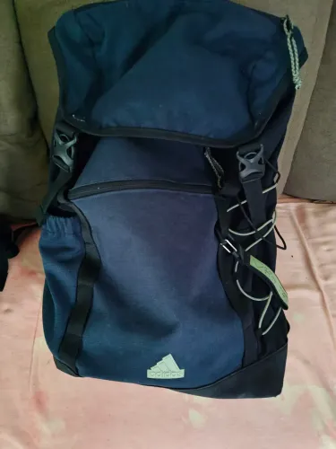 Mochila Adidas original praticamente nova usei pouca vezes