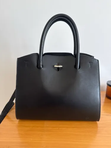 Bolsa Arezzo Preta Estruturada com Alça Transversal
