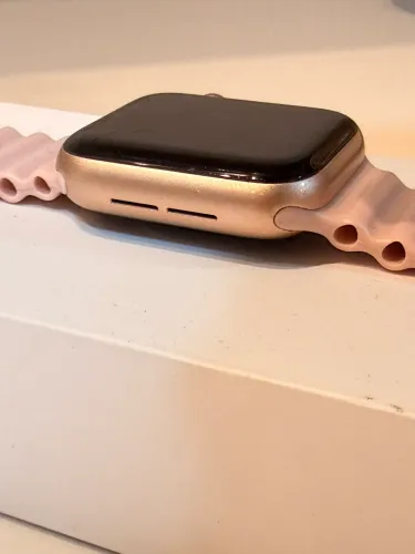 Apple Watch Series 6 - 40mm - Gold Alumínio - Pulseira Pink