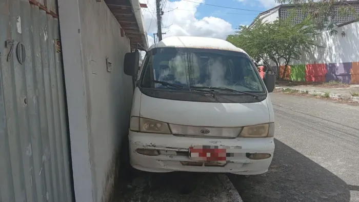 Kia Motors Besta GS Grand 3.0 8V 16L Diesel 2001