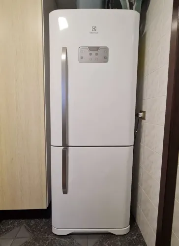 Electrolux DB53 Frost Free Inverse 127V