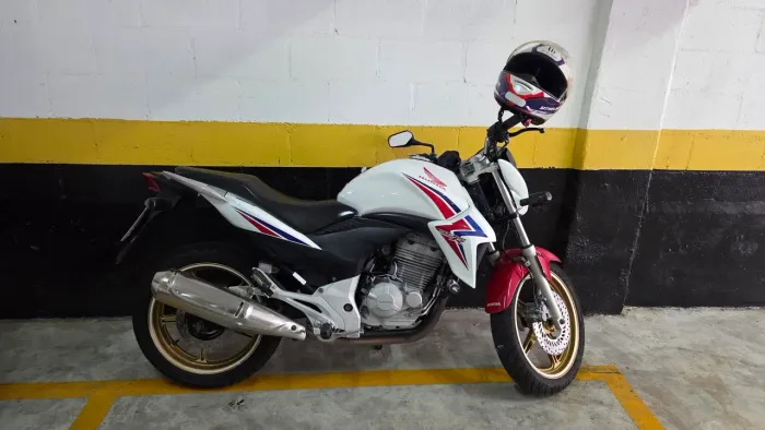Cb 300 R Capitão America