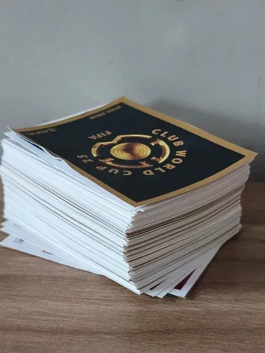 Lote com 160 Figurinhas - 1º Mundial de Clubes FIFA 2000 (Normais + Cromos Especiais)