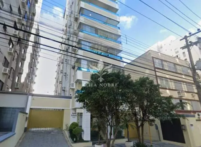 Apartamento semimobiliado 3 Quartos sendo 2 Suíte no Centro de Florianópolis com 102 m²
