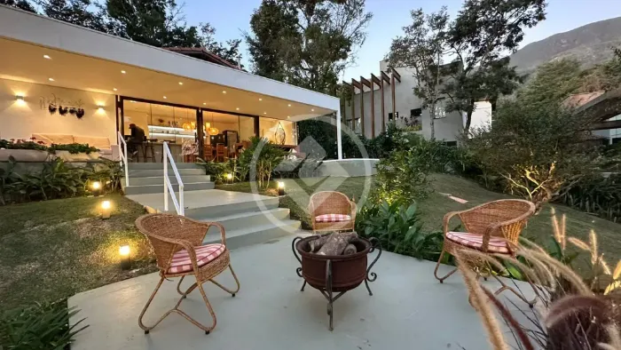 CASA COM 4 QUARTOS A VENDA NO CONDOMÍNIO RETIRO DO CHALÉ. codigo: 343315