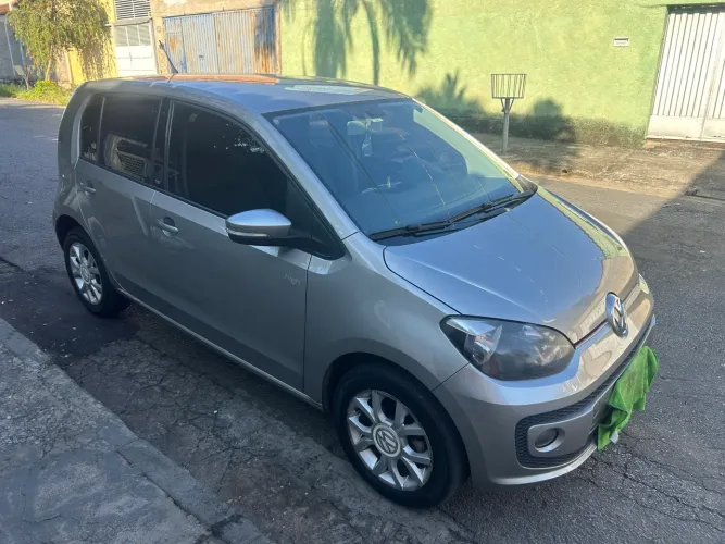 Volkswagen Up! High 1.0 TSI Total Flex 12V 5P 2017