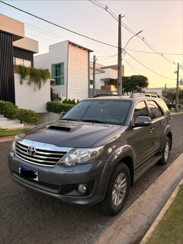 Toyota Hilux SW4 SRV D4-d 4X4 3.0 TDI Dies. AUT 2012