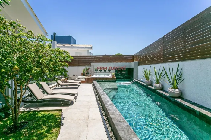 Casa com 5 quartos, sendo todos suítes à venda, 508 m² por R$ 6.600.000 - Jurerê Internaci