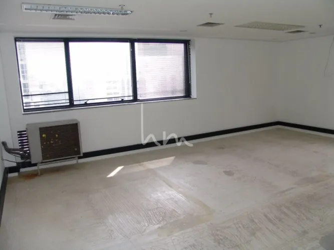 Conjunto comercial em localização estratégica na Av. Angélica