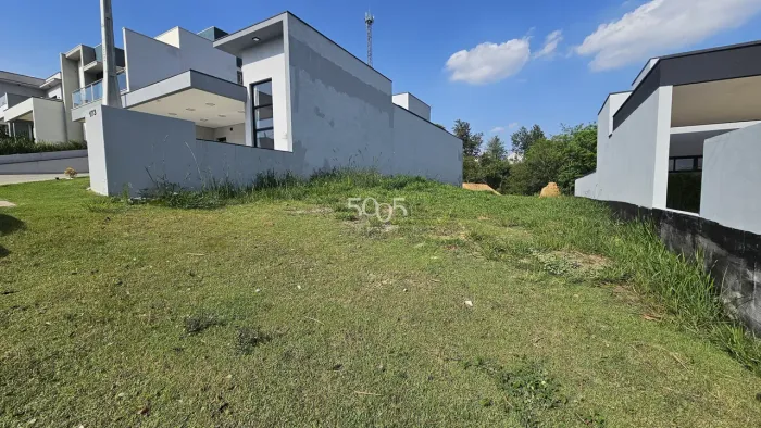 Excelente terreno à venda no condomínio Mont Blanc em Itu, SP com 300m² de área total e ót