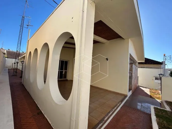 Casa com 4 dormitórios para alugar, 300 m² por R$ 3.500,00/mês - Vila Nova - Jaú/SP