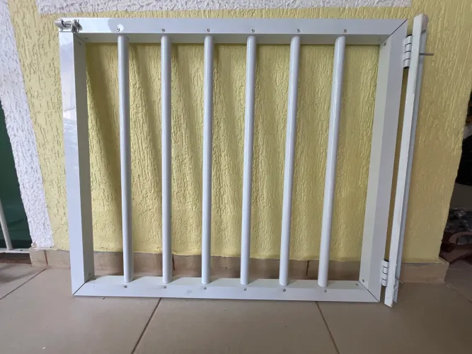 Portões de proteção para escadas