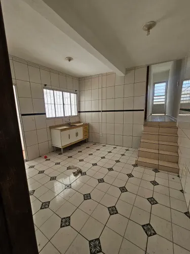 Linda Casa Disponível para Locação em Taboão da Serra-SP