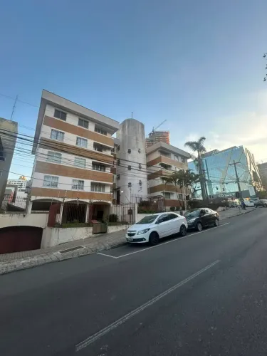 Imóvel para venda com 252 metros quadrados com 4 quartos em Água Verde - Curitiba - PR