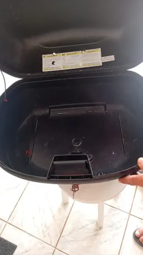 Vendo caixa grande para moto