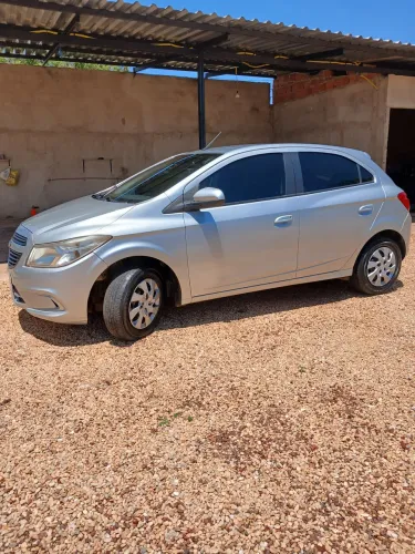 Chevrolet Onix Hatch LS 1.0 8V Flex Power Mec. 4P 2015