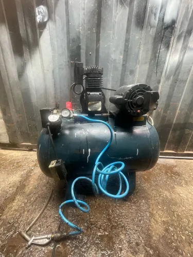 COMPRESSOR DE AR