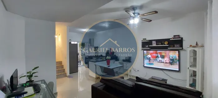 Sobrado p/ locação de 121m² com 2 quartos, 1 suíte, 2 banheiros e área gourmet em condomín