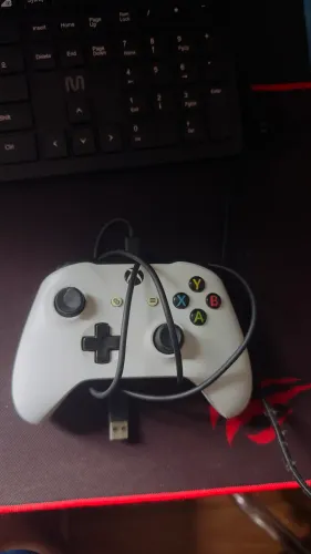 Controle Xbox One com cabo USB + microfone HyperX