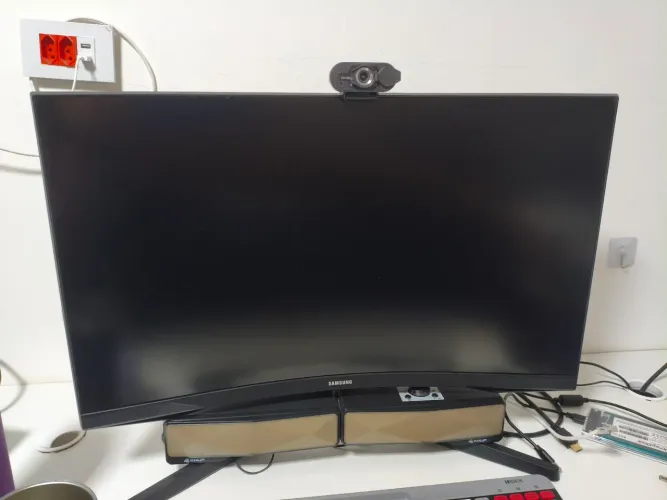 Monitor Samsung Odyssey G5 27" QHD 144Hz Curvo