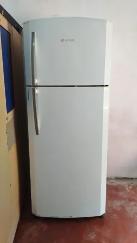 Geladeira BOSCH. 220 volts