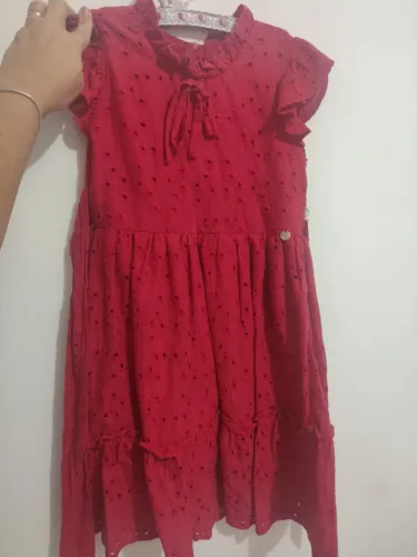 Vestido vermelho, tamanho 10 anos