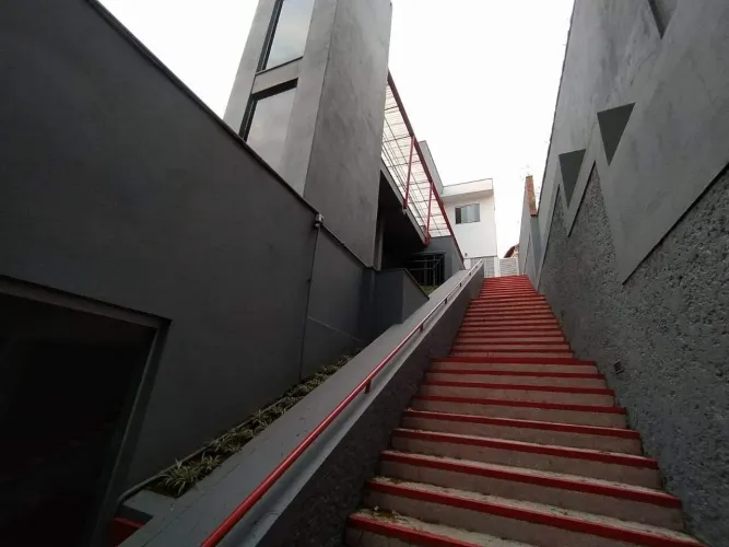 CASA COMERCIAL BAIRRO COMITECO/MANGABEIRAS