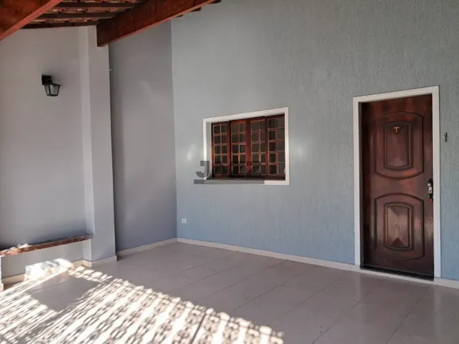 Casa à venda térrea 3 dormitórios (1 suíte) com churrasqueira e 2 vagas - Cidade Morumbi,