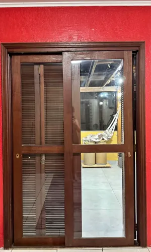 Porta Pantográfica balcão de Madeira completa