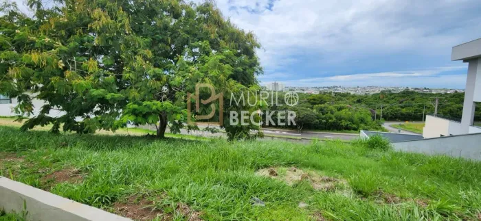 Terreno a venda 738m² - Reserva do Paratehy