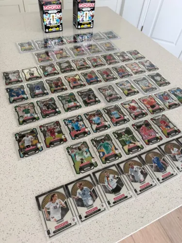 Lote Panini Prizm Monopoly FIFA World Cup 2026 - 120+Cards. Messi, Pelé, Maradona e Lendas