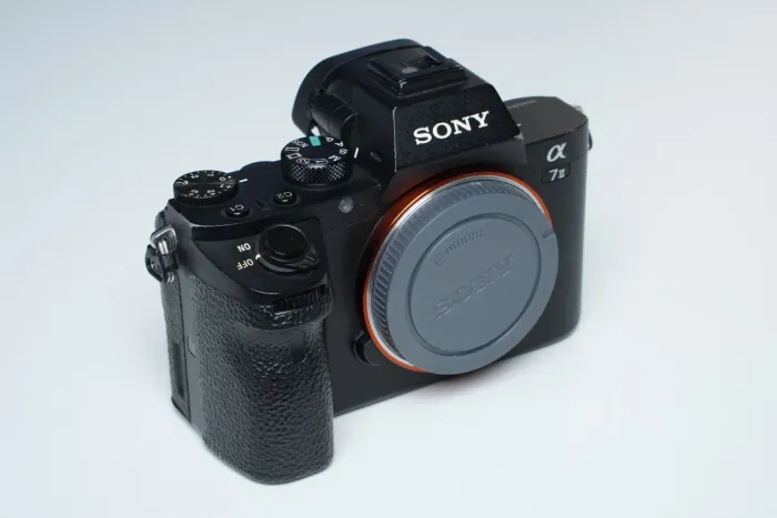 Câmera Sony Alpha A7 Ii Full-frame + Lente + Brindes (Usado)