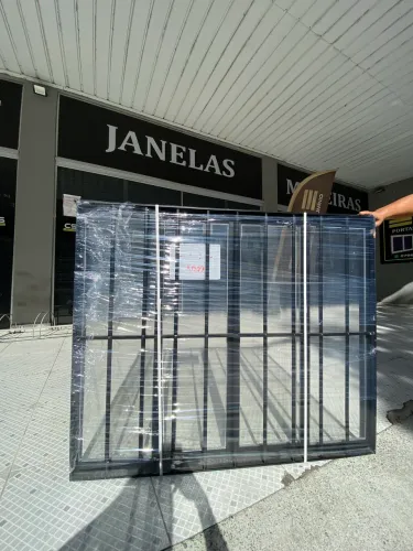 JANELA DE ALUMÍNIO PRETO COM GRADE 4F 1.00X1.20 - MAIS REFORÇADA 