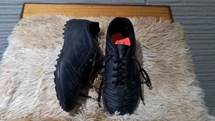 Chuteira Umbro tam 39 $80