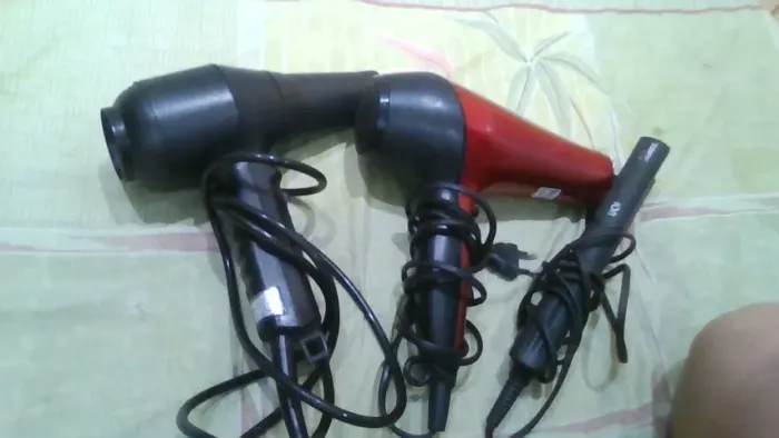 2 secadores e 1 chapinha