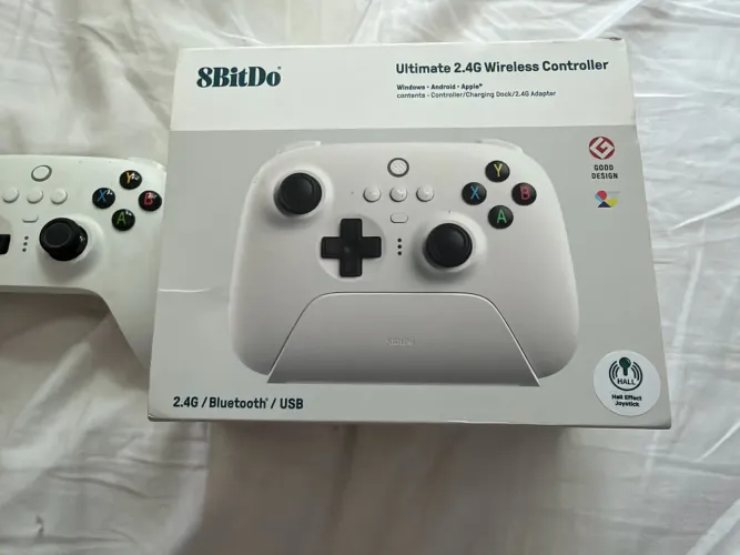 Controle 8BitDo Ultimate 2.4G Hall Effect Branco - com base e caixa