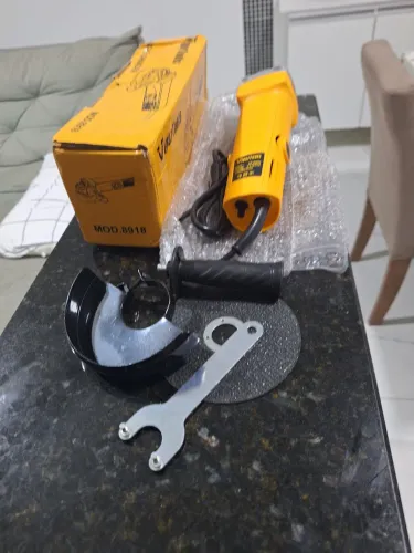 Vendo Esmirilhadeira nova na caixa nunca foi usada 220V completa
